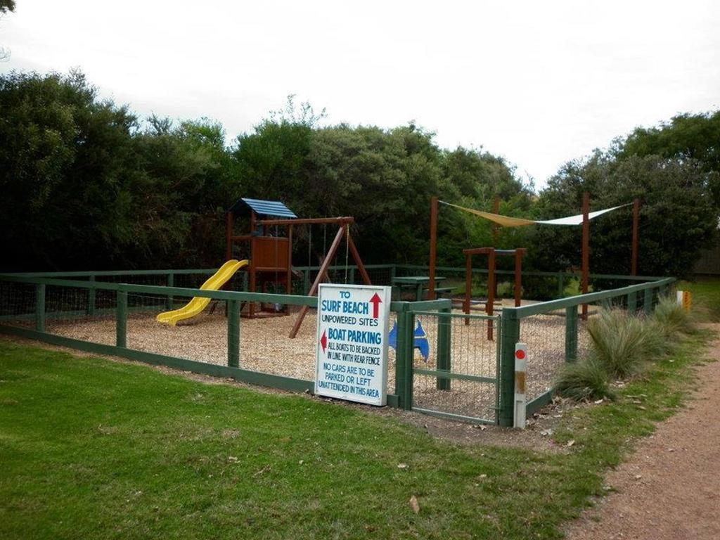 The Lakes Beachfront Holiday Park Lake Tyers Beach Экстерьер фото