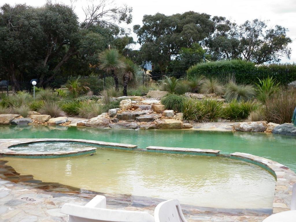 The Lakes Beachfront Holiday Park Lake Tyers Beach Экстерьер фото