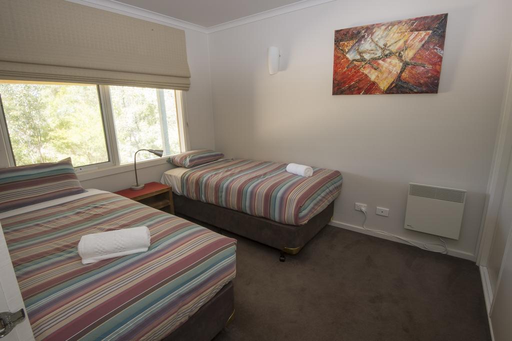 The Lakes Beachfront Holiday Park Lake Tyers Beach Экстерьер фото