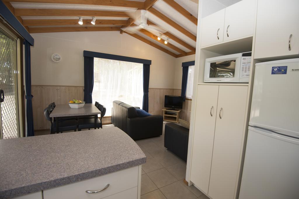 The Lakes Beachfront Holiday Park Lake Tyers Beach Экстерьер фото