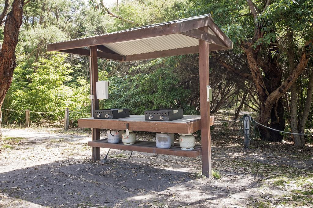 The Lakes Beachfront Holiday Park Lake Tyers Beach Экстерьер фото